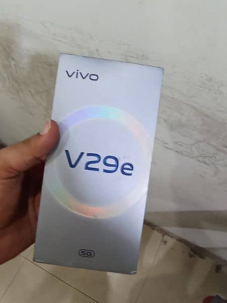 Vivo v29e 8+8 gb 256 gb 8 months warranty 1