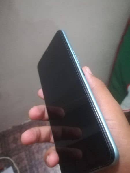 Infinix hot 10i with box 4