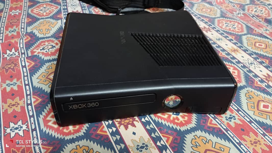 Xbox 360 slim 1