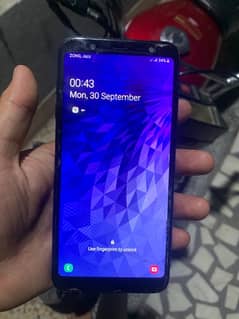 Samsung J8