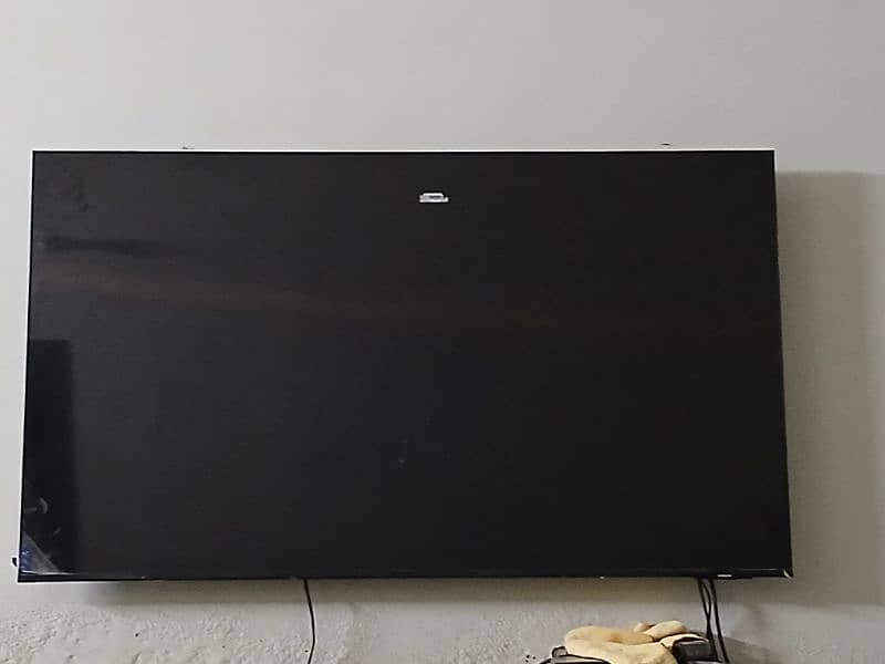 samsung AU 8000 model led Tv 1