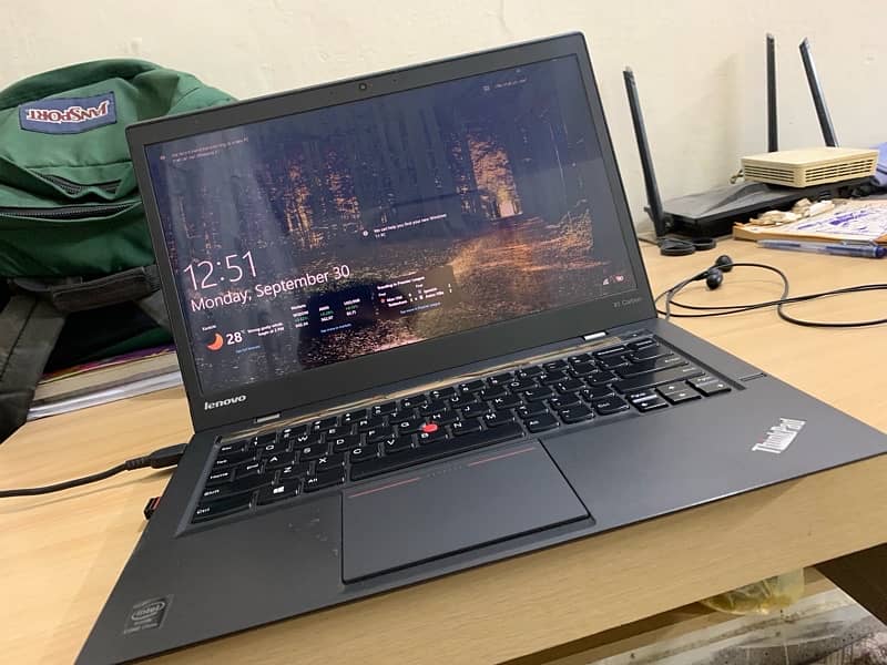 Lenovo x1 carbon i7 4th generation 10/9 With lenovo charger 1