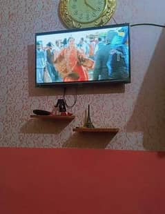 led tv 1 year used urgent sale 20000/=