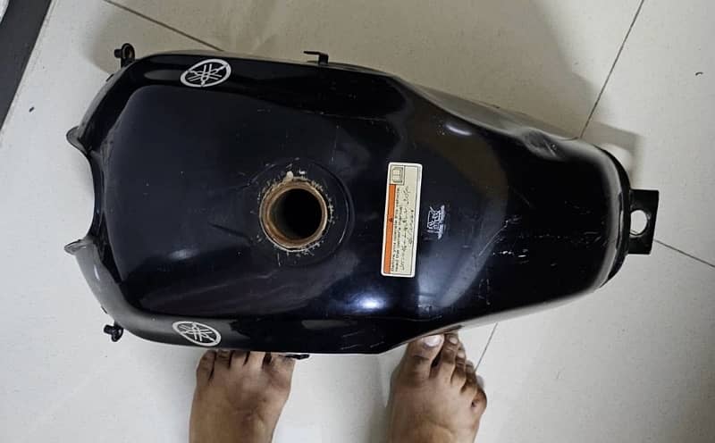 YBR 125 fuel tank 1