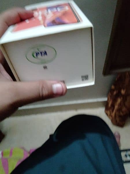 oppo f17 with box and charger 6