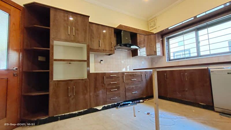 Kitchen cabinets & Wardrobes 11