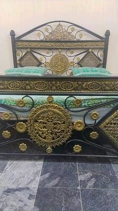 Bed for sale 26000 Rs