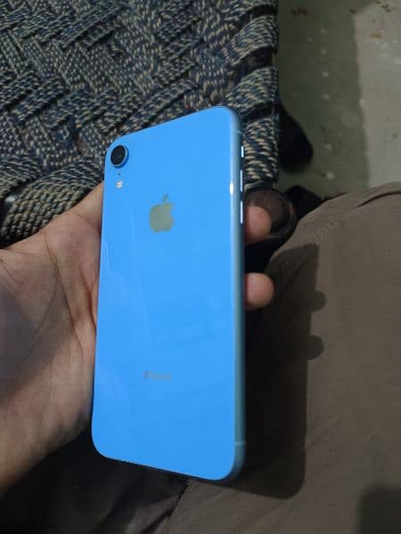 iphone XR 4