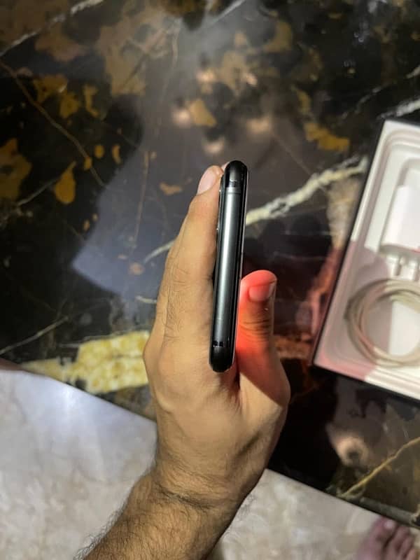 iphone 11 pro max 256gb pta approved 6