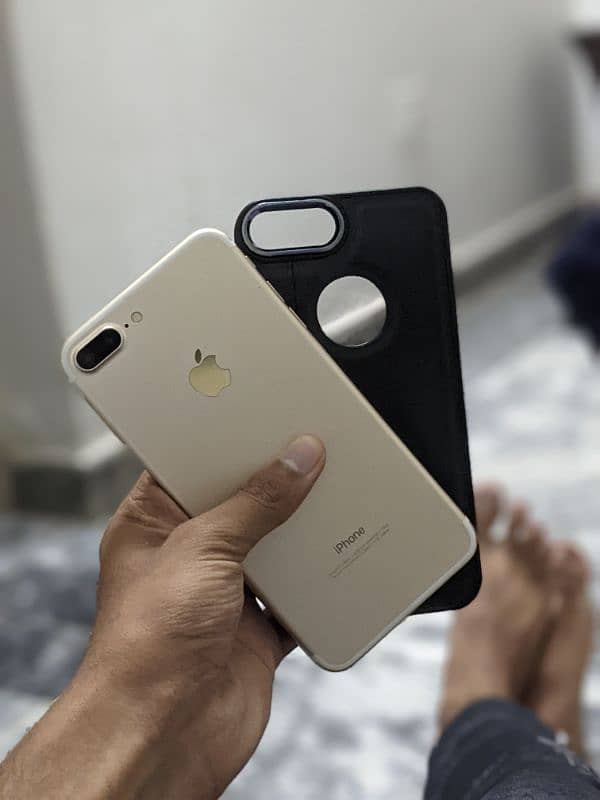 iphone 7 plus 256gb pta approved 10_10 condition sell urgently 0