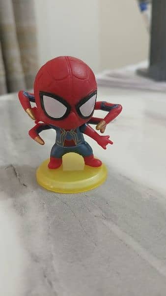 set of 4 pieces of spider man 1