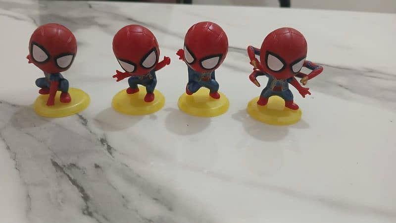 set of 4 pieces of spider man 6