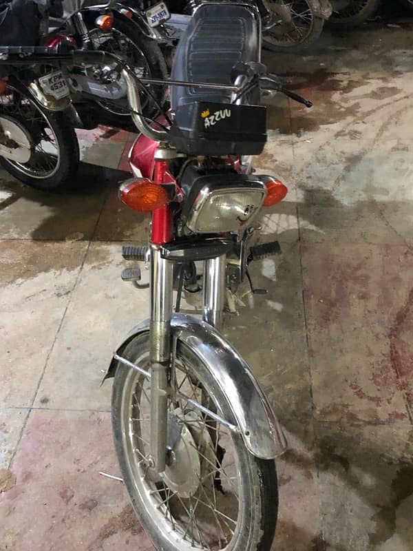 ohk bus rora bhot kam hai bike mai 2