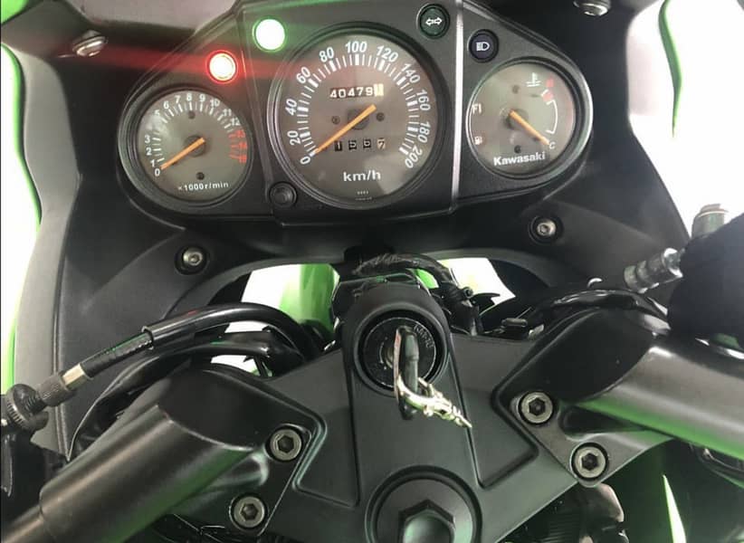 Kawasaki Ninja 250R 2