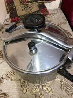 Pressure cooker like new