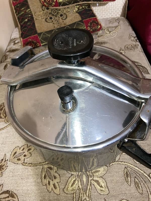 Pressure cooker like new 0