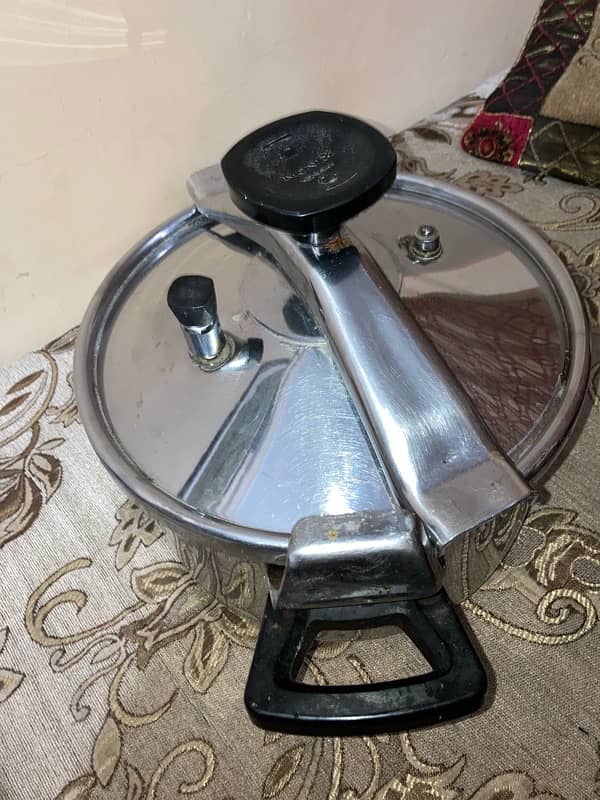 Pressure cooker like new 2