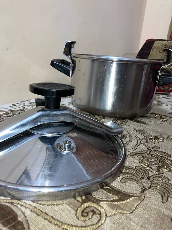 Pressure cooker like new 6