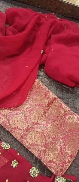 Three piece Dress one time used Medium size Mehroon colour just 3000, 3