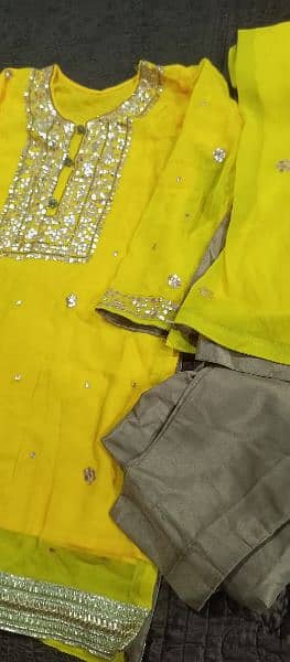 used three piece medium size for sale just 1500 4