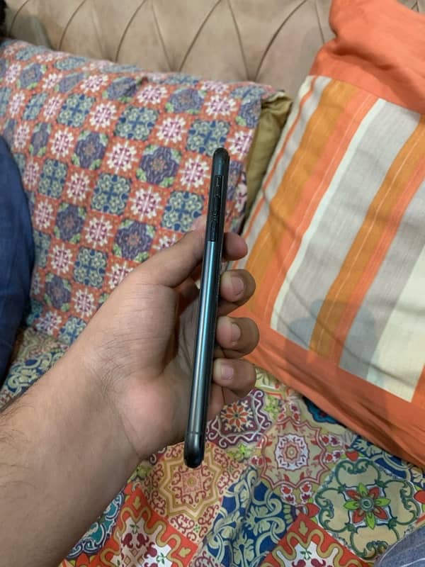 iphone 11 pro max pta 4