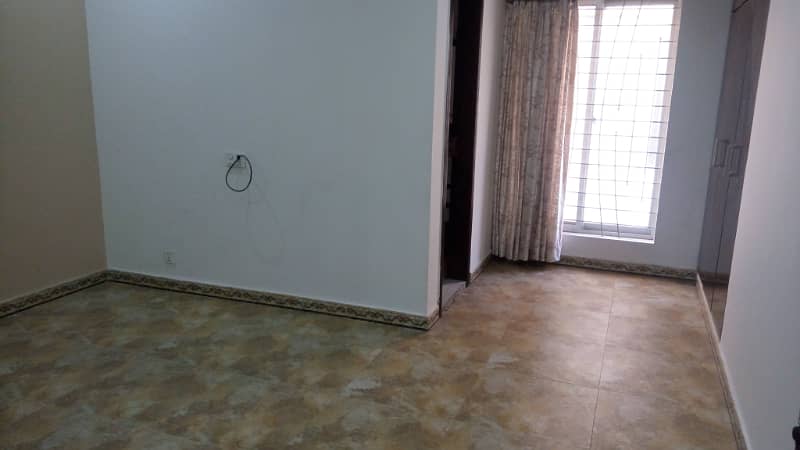 10 MARLA UPPER PORTION IS UP FOR RENT 6