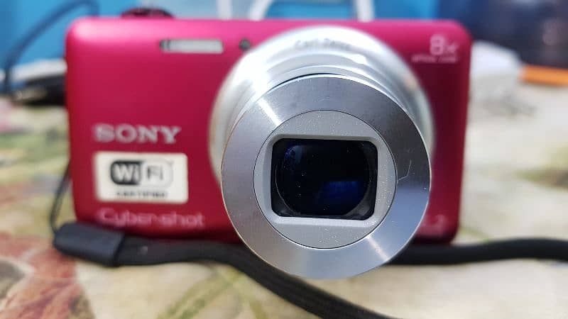 Sony Cyber-Shot 16.2 MEGA PIXELS 6