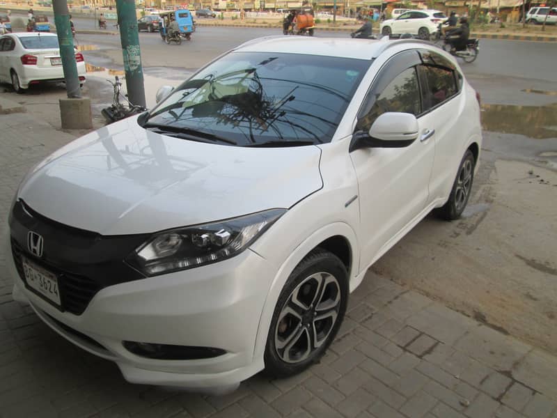 Honda Vezel 2015 Import 2017, Z Package Full Option,. O3OO, 2357, 826 8