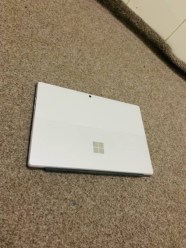 Microsoft Surface Pro 6 ~ Core i5 8th Generation - 8gb ram 256gb ssd 1