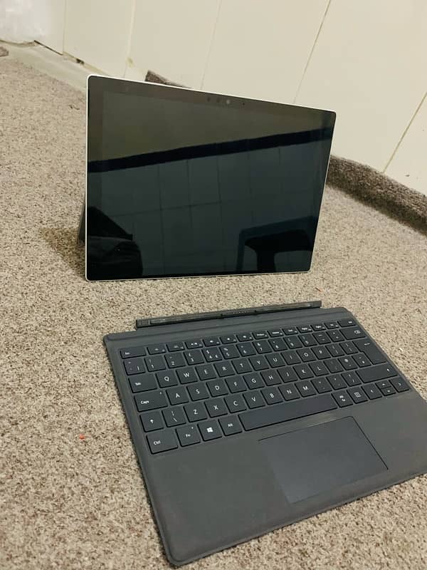 Microsoft Surface Pro 6 ~ Core i5 8th Generation - 8gb ram 256gb ssd 3