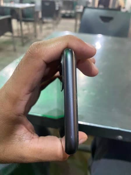 iPhone 11 128GB Dual PTA Approved 4