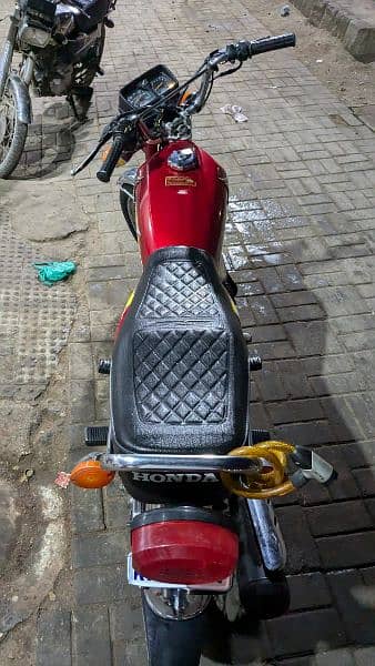 Honda 125  2021 modal hy lakin 2022 ma registration hy 1