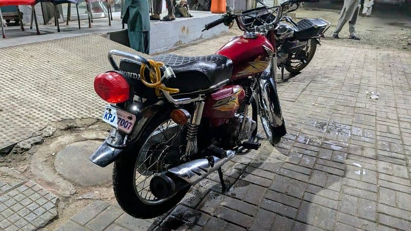 Honda 125  2021 modal hy lakin 2022 ma registration hy 3