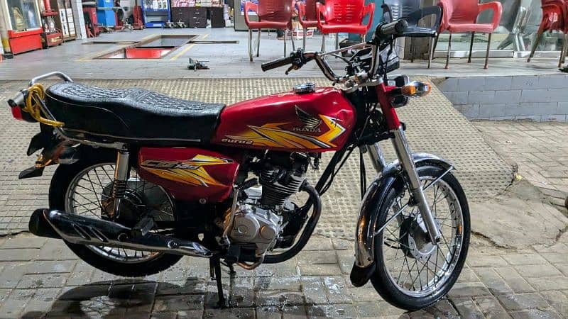 Honda 125  2021 modal hy lakin 2022 ma registration hy 5