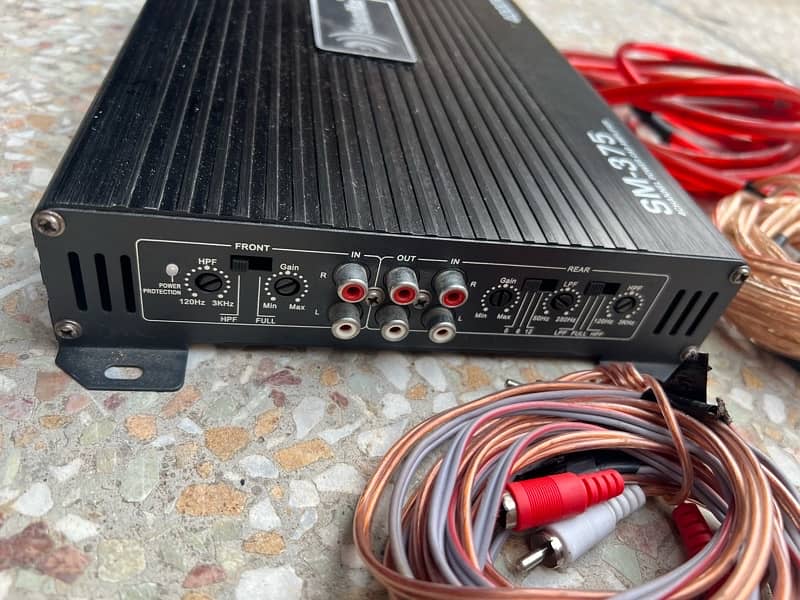 Kenwood Sub-Woffers, Soundmax 4 channel Amp with complete wiring 4