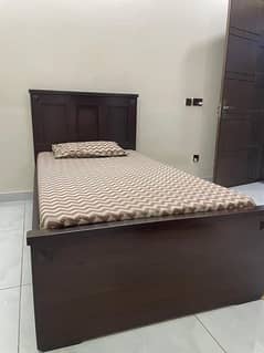 2 single bed with slight bed 4 door kabbat 0