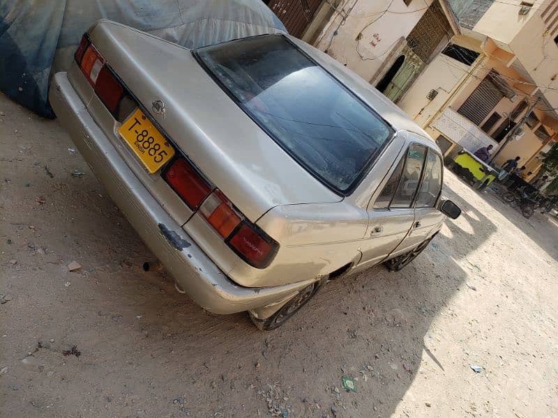 Nissan Sunny 1992 3