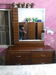 dressing table