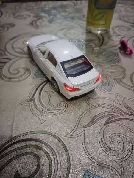 Toyota cronw toy cars 2