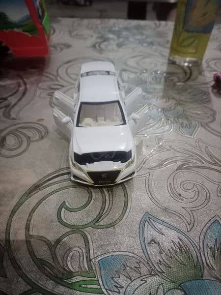 Toyota cronw toy cars 8