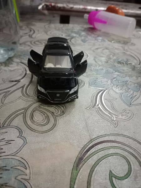 Toyota cronw toy cars 14