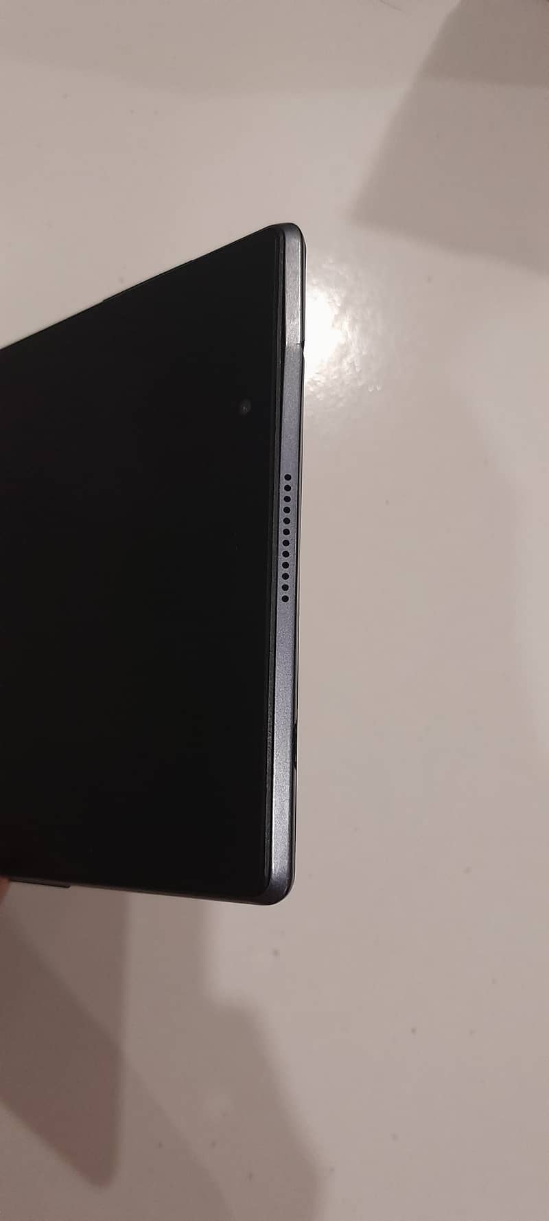 LENOVO  TAB 4 8 3