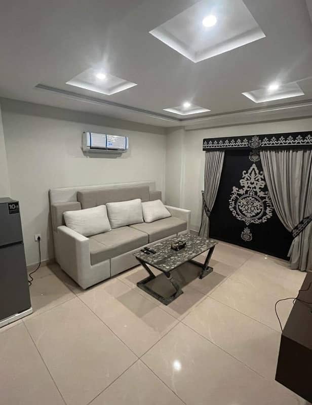 1 Bedroom VIP Full furnish flat per day available in Bahria town Lahore 6