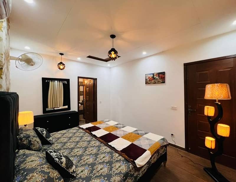 1 Bedroom VIP Full furnish flat per day available in Bahria town Lahore 5