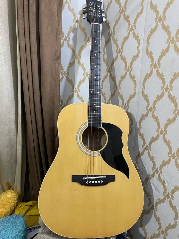 jumbo new professional  guitar  10/10  with bag and all accessories 3