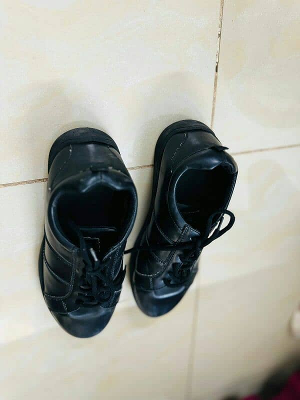 NDURE BLACK SNEAKERS 2