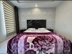 1 Bedroom VIP Full furnish flat per day available in Bahria town Lahore 0