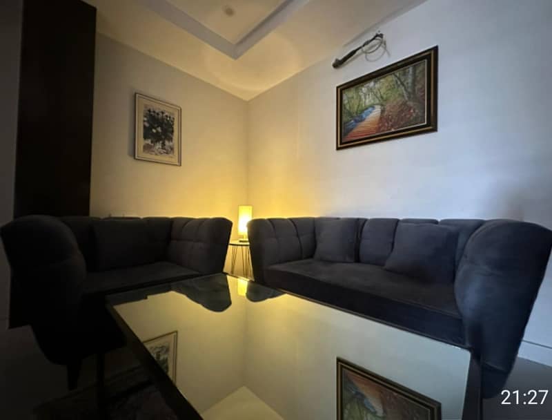 1 Bedroom VIP Full furnish flat per day available in Bahria town Lahore 3