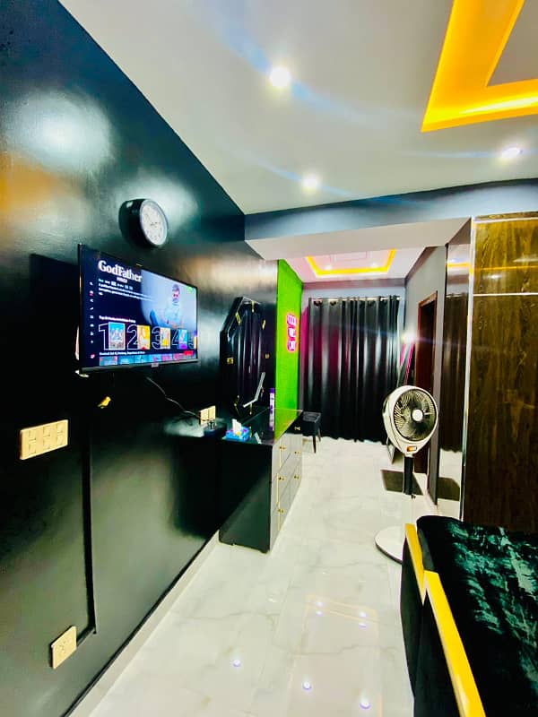 1 Bedroom VIP Full furnish flat per day available in Bahria town Lahore 2