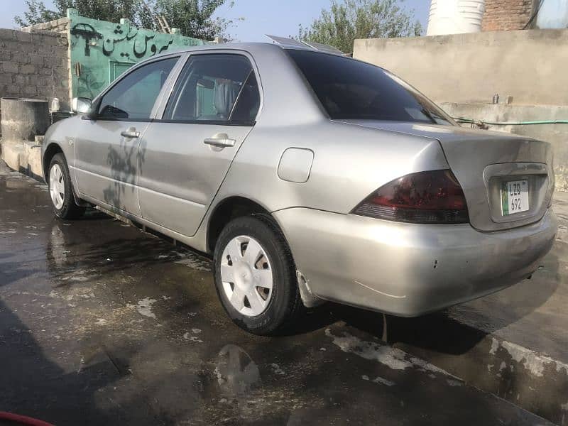 Mitsubishi Lancer 2005 4